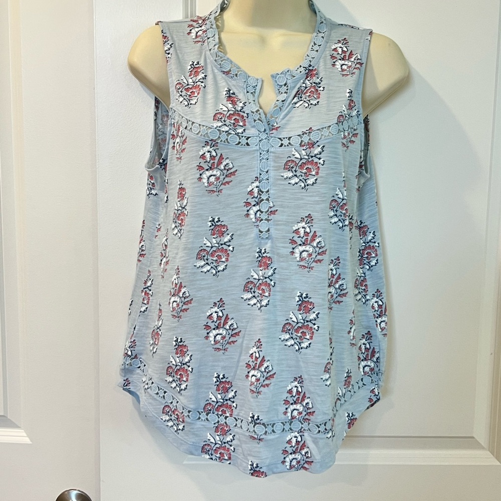 NWT Lucky Brand Floral Sleeveless Blouse - Light Blue and Red